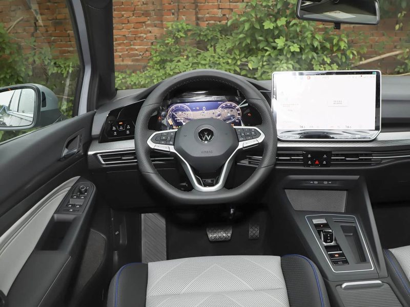Volkswagen Golf 8.5 2026 300TSI R-Line + Spare Tyre 1.5T