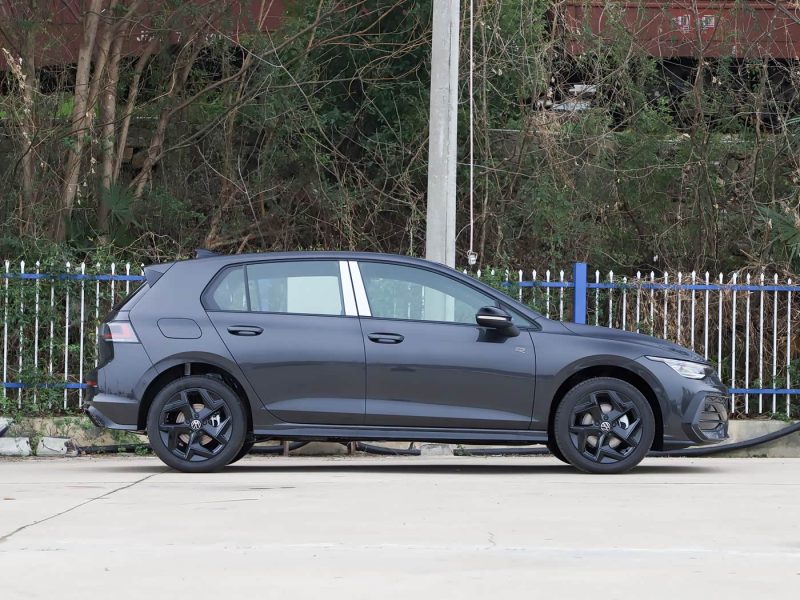 Volkswagen Golf 8.5 2026 300TSI R-Line + Spare Tyre 1.5T
