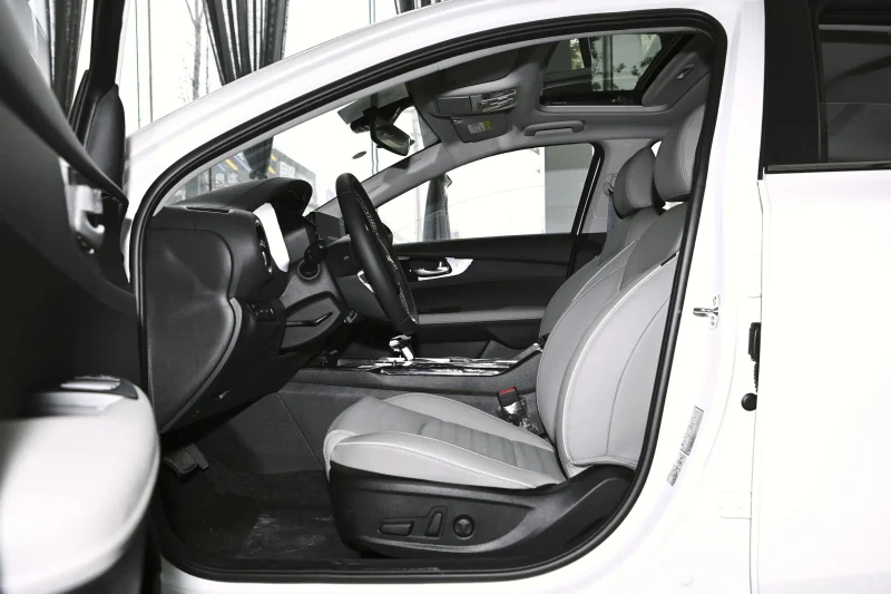 Kia K3 2024 1.5L IVT Luxury Smart Edition