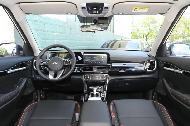 Kia Seltos 2026 1.5L CVT Luxury Edition White + Black Roof + 1500 Package