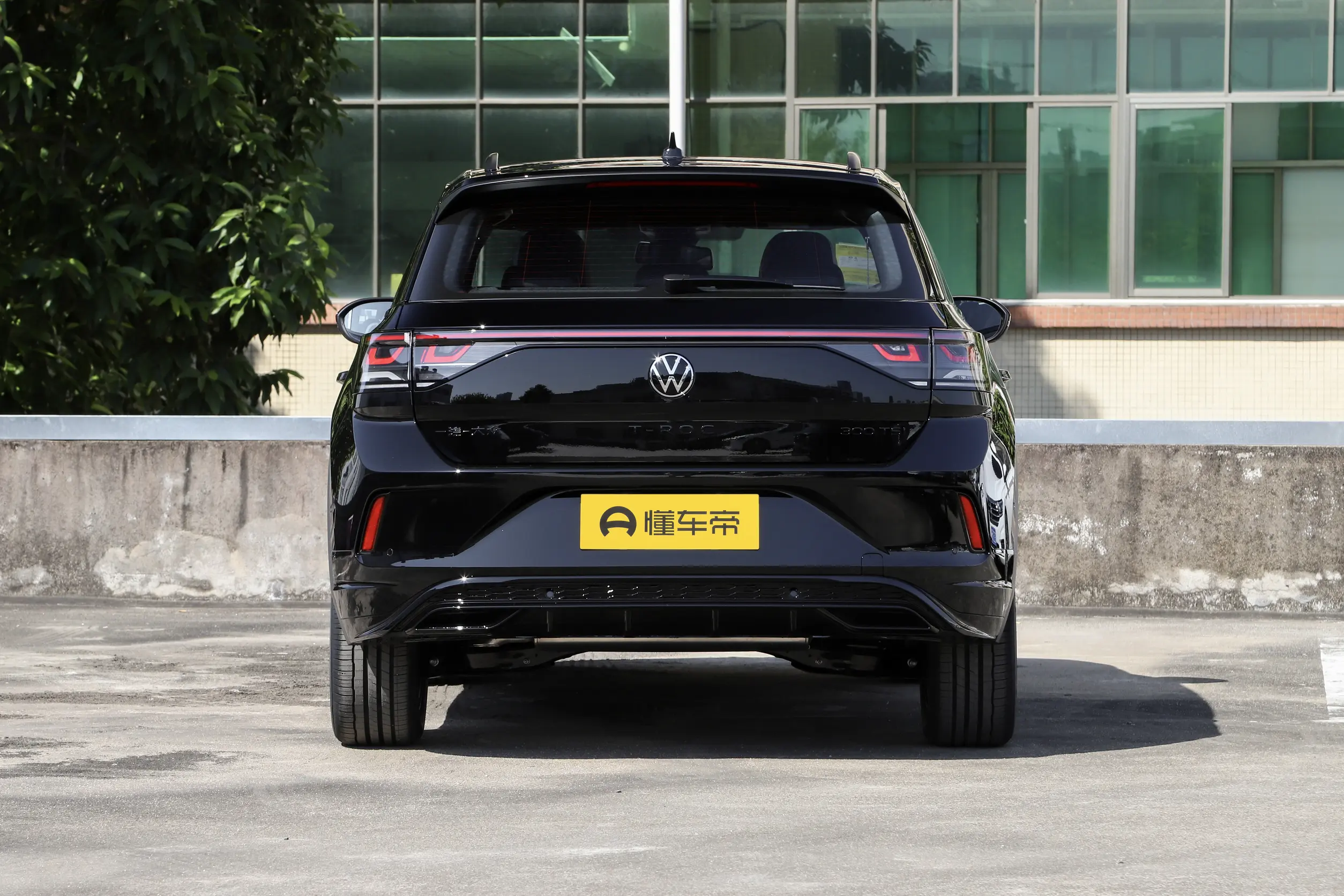 Volkswagen T-Roc 2026 Facelift II 300TSI DSG Starlight Edition 1.5T + Spare Tyre
