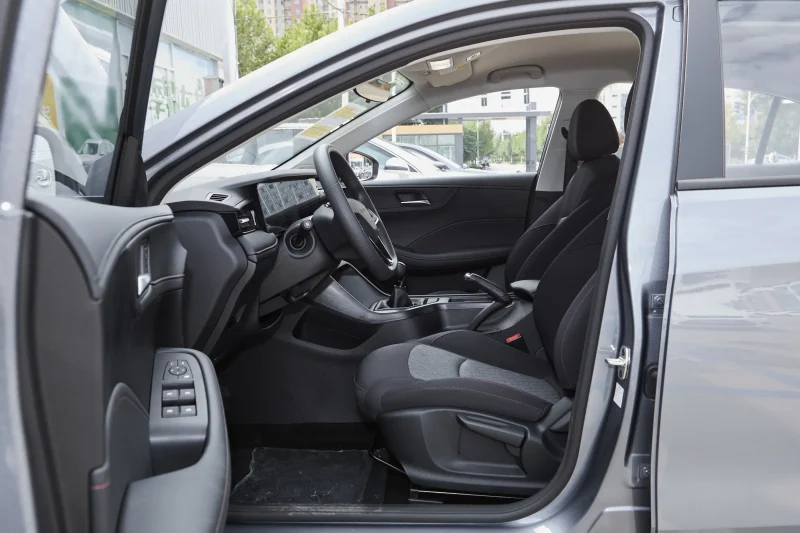 Roewe i5 2026 1.5L Manual Comfort Edition