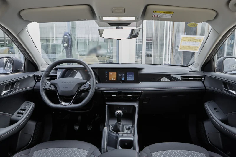 Roewe i5 2026 1.5L Manual Comfort Edition