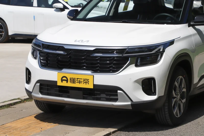 Kia Seltos 2026 1.5L CVT Luxury Edition White + Black Roof + 1500 Package