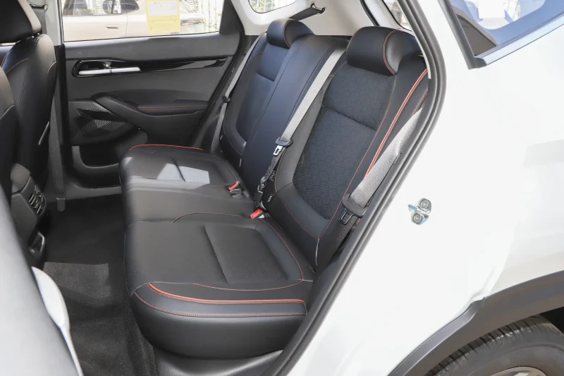 Kia Seltos 2026 1.5L CVT Luxury Edition White + Black Roof + 1500 Package