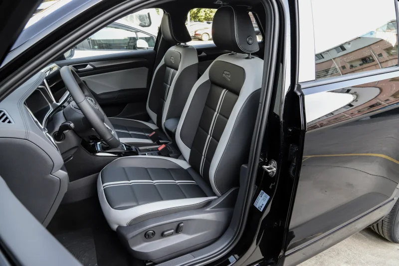 Volkswagen T-Roc 2026 Facelift II 300TSI DSG Starlight Edition 1.5T + Spare Tyre