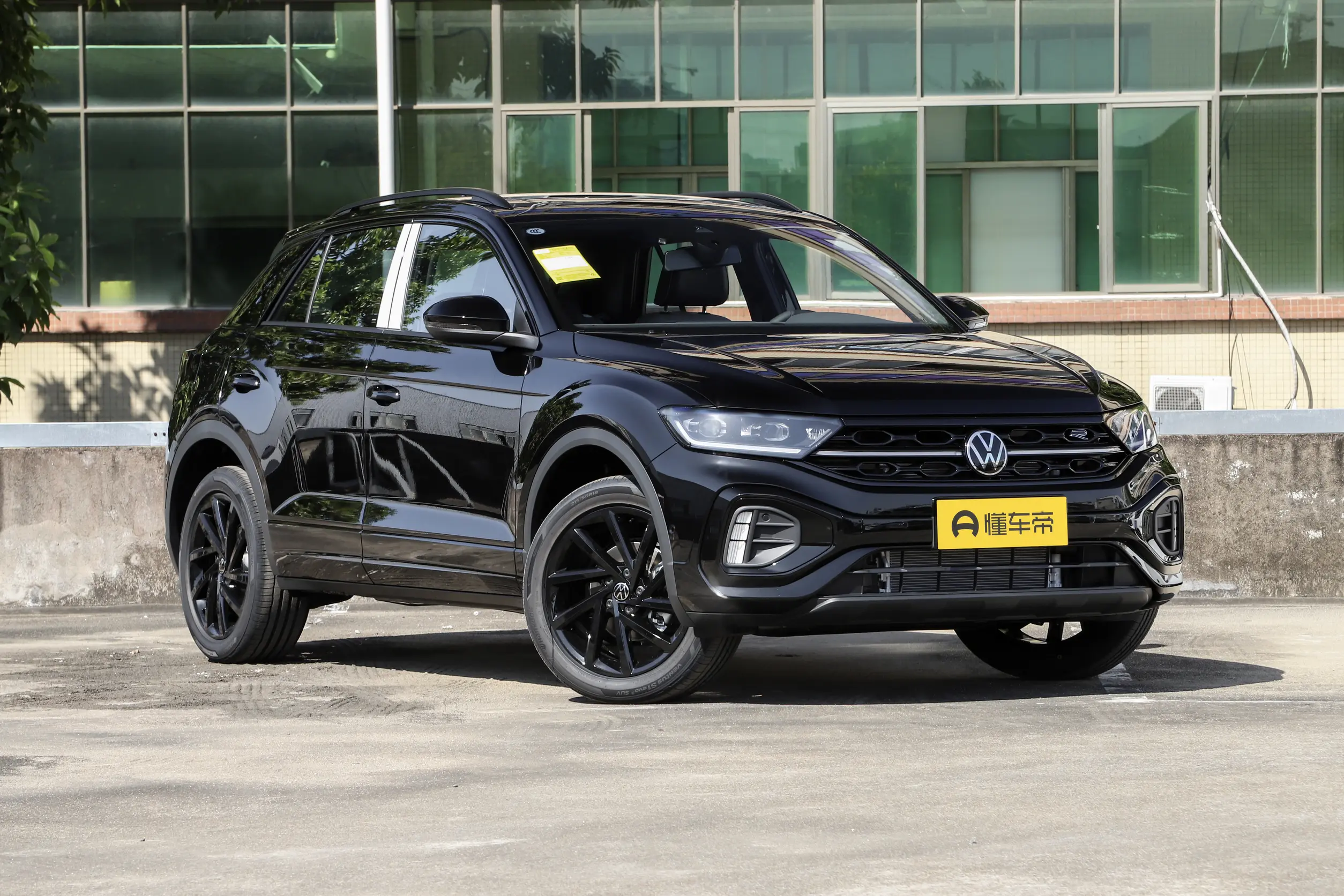 Volkswagen T-Roc 2026 Facelift II 300TSI DSG Starlight Edition 1.5T + Spare Tyre