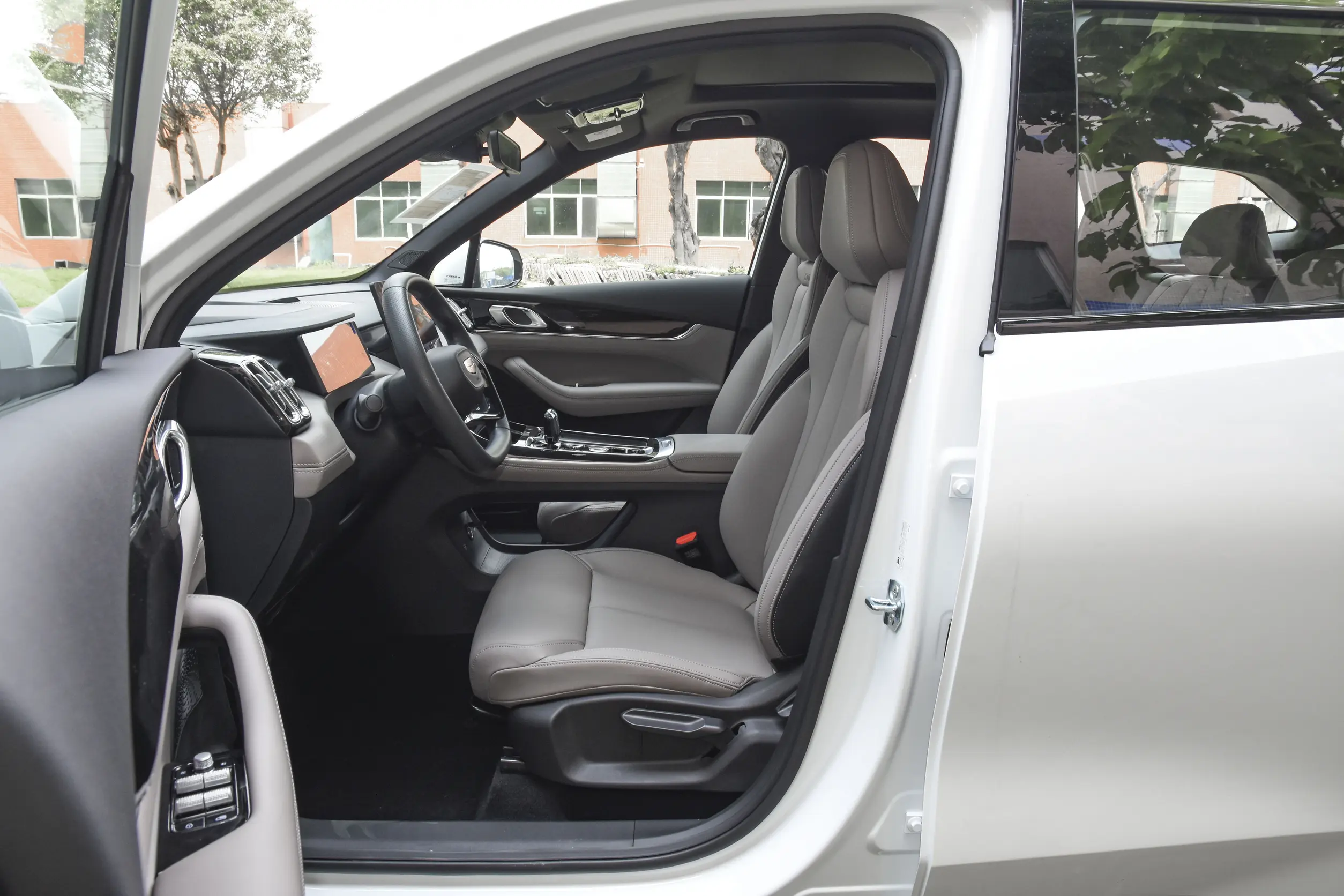 Geely Boyue L 2025 4th Generation 1.5TD DCT Sailing Edition