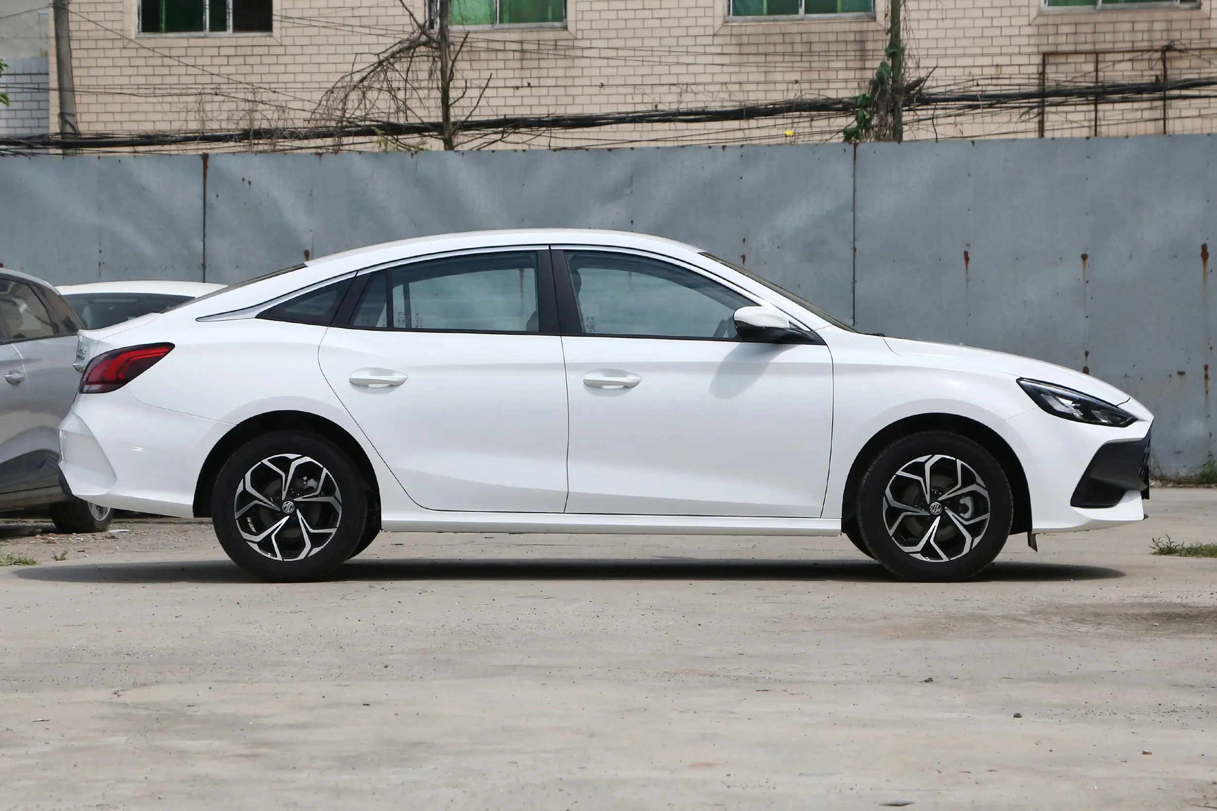 MG5 2023 — 180DVVT Manual Youth Fashion Edition
